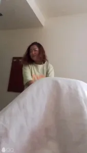 陪读少妇刚忙完就过来 性欲太强了