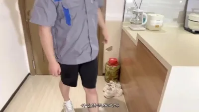 无敌大骚货勾引上门维修工! 这剧情太有意思了，维修工的特殊修理，专修